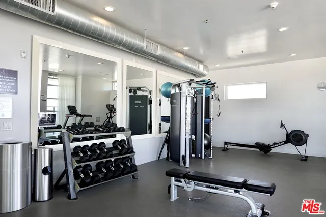 $3,300 | 527 Molino Street, Unit 307, Los Angeles, CA 90013