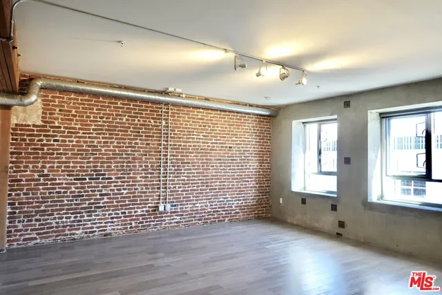$3,300 | 527 Molino Street, Unit 307, Los Angeles, CA 90013