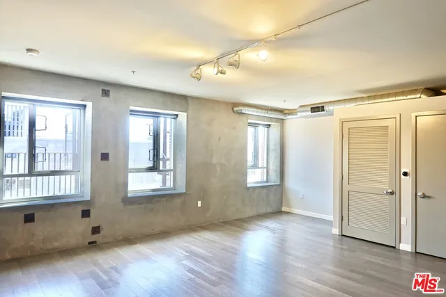 $3,300 | 527 Molino Street, Unit 307, Los Angeles, CA 90013