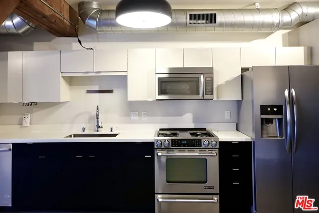 $3,300 | 527 Molino Street, Unit 307, Los Angeles, CA 90013