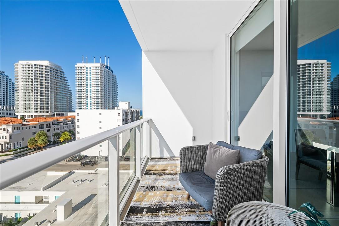 401 North Birch Road, Unit 713 Fort Lauderdale, FL 33304 - Photo 27 of 31 APARTMENT