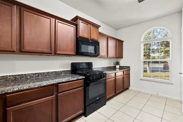 $325,000 | 2112 Foxglove Court, Forney, TX 75126