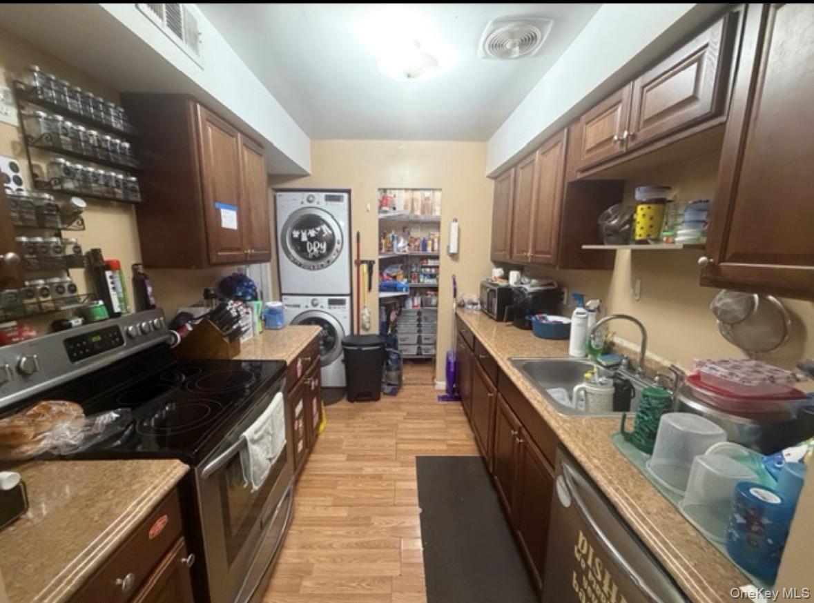 4 Valley Forge Court, Unit A Ridge, NY 11961 - Photo 7 of 8