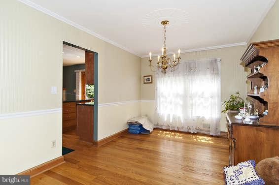 1 Thorburn Road Gaithersburg, MD 20878 - Photo 5 of 19 Dining Room