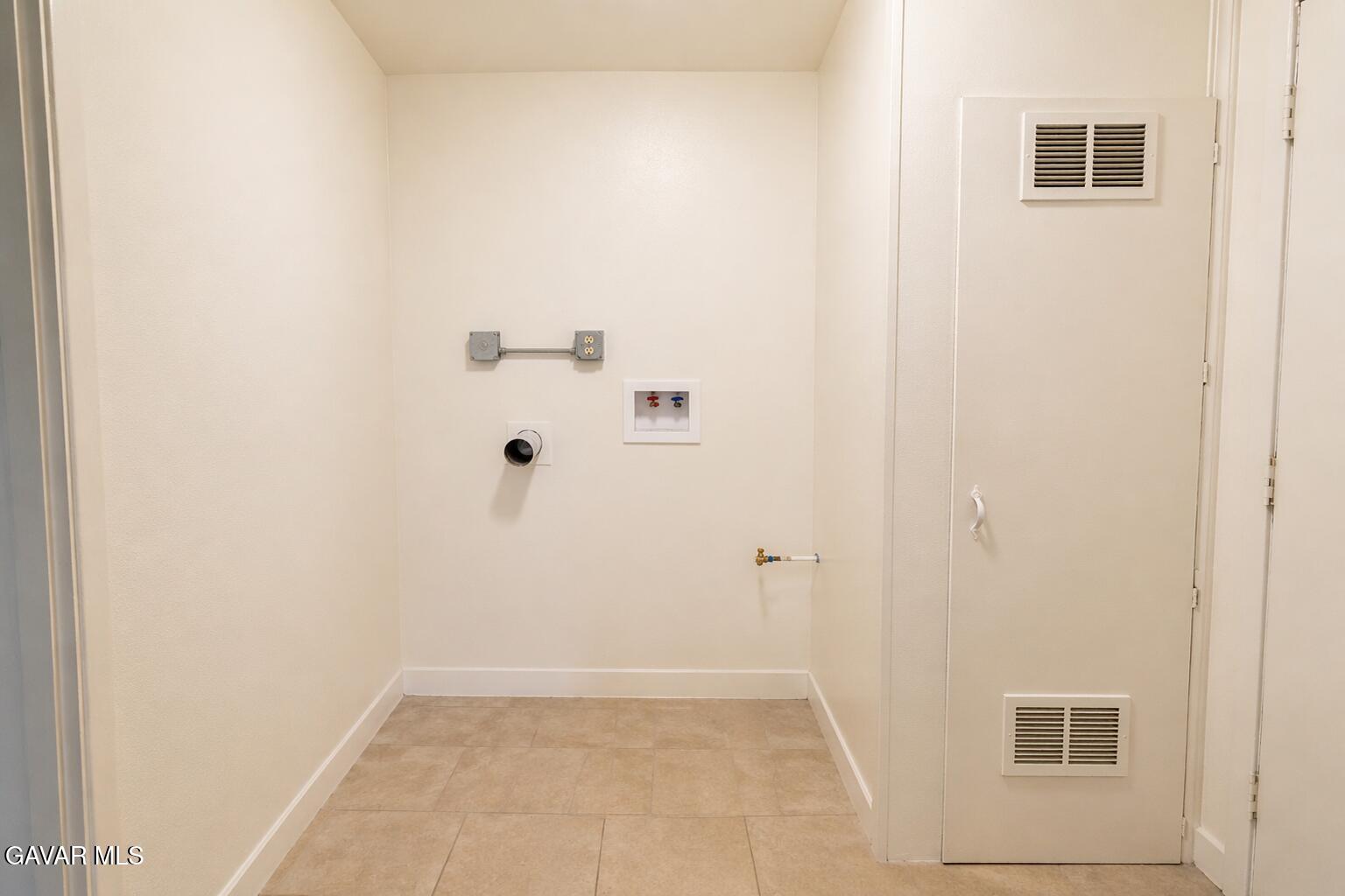 45409 Rodin Avenue Lancaster, CA 93535 - Photo 14 of 17 a view of bathroom with a shower