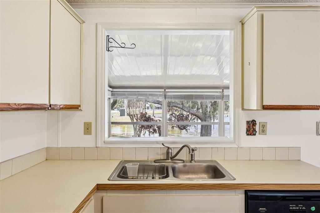 1024 Hilltop Road Tavares, FL 32778 - Photo 15 of 42 Gallery Image 15