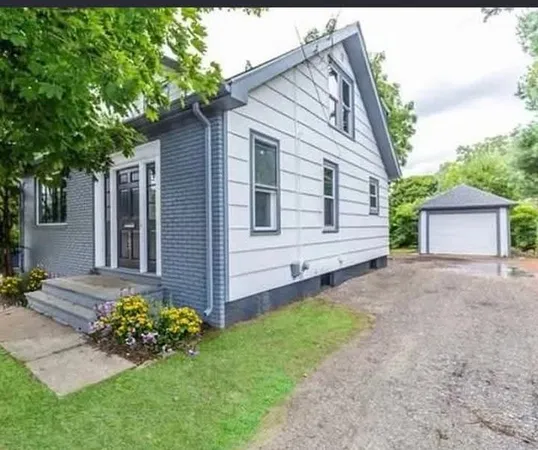 $3,100 | Greenwood, Warwick, RI 02886