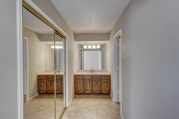 $1,775 | 1413 Palmnold Circle East, Fort Worth, TX 76120