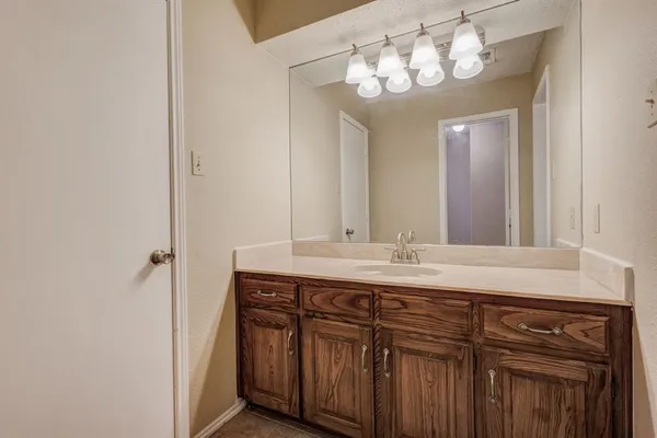 $1,775 | 1413 Palmnold Circle East, Fort Worth, TX 76120