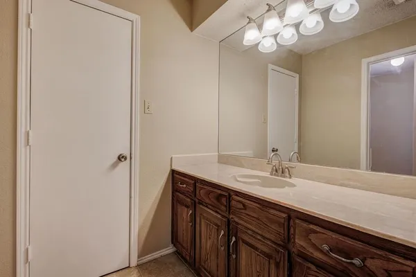 $1,775 | 1413 Palmnold Circle East, Fort Worth, TX 76120