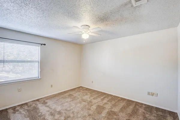 $1,775 | 1413 Palmnold Circle East, Fort Worth, TX 76120
