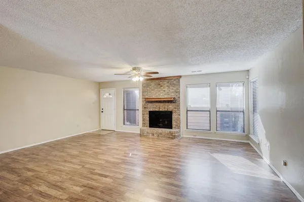 $1,775 | 1413 Palmnold Circle East, Fort Worth, TX 76120