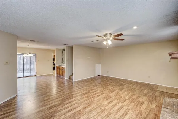 $1,775 | 1413 Palmnold Circle East, Fort Worth, TX 76120