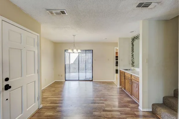 $1,775 | 1413 Palmnold Circle East, Fort Worth, TX 76120