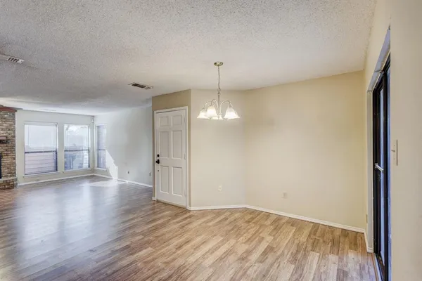 $1,775 | 1413 Palmnold Circle East, Fort Worth, TX 76120