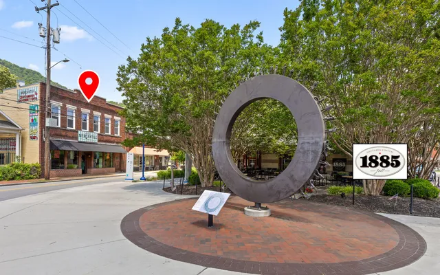 $2,100 | 3915 St Elmo Avenue, Chattanooga, TN 37409