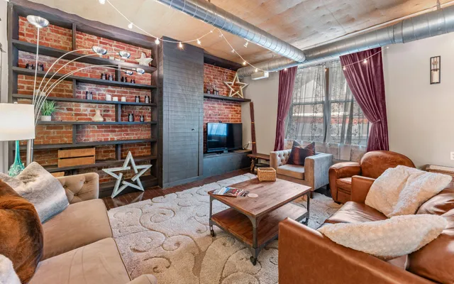 $2,100 | 3915 St Elmo Avenue, Chattanooga, TN 37409