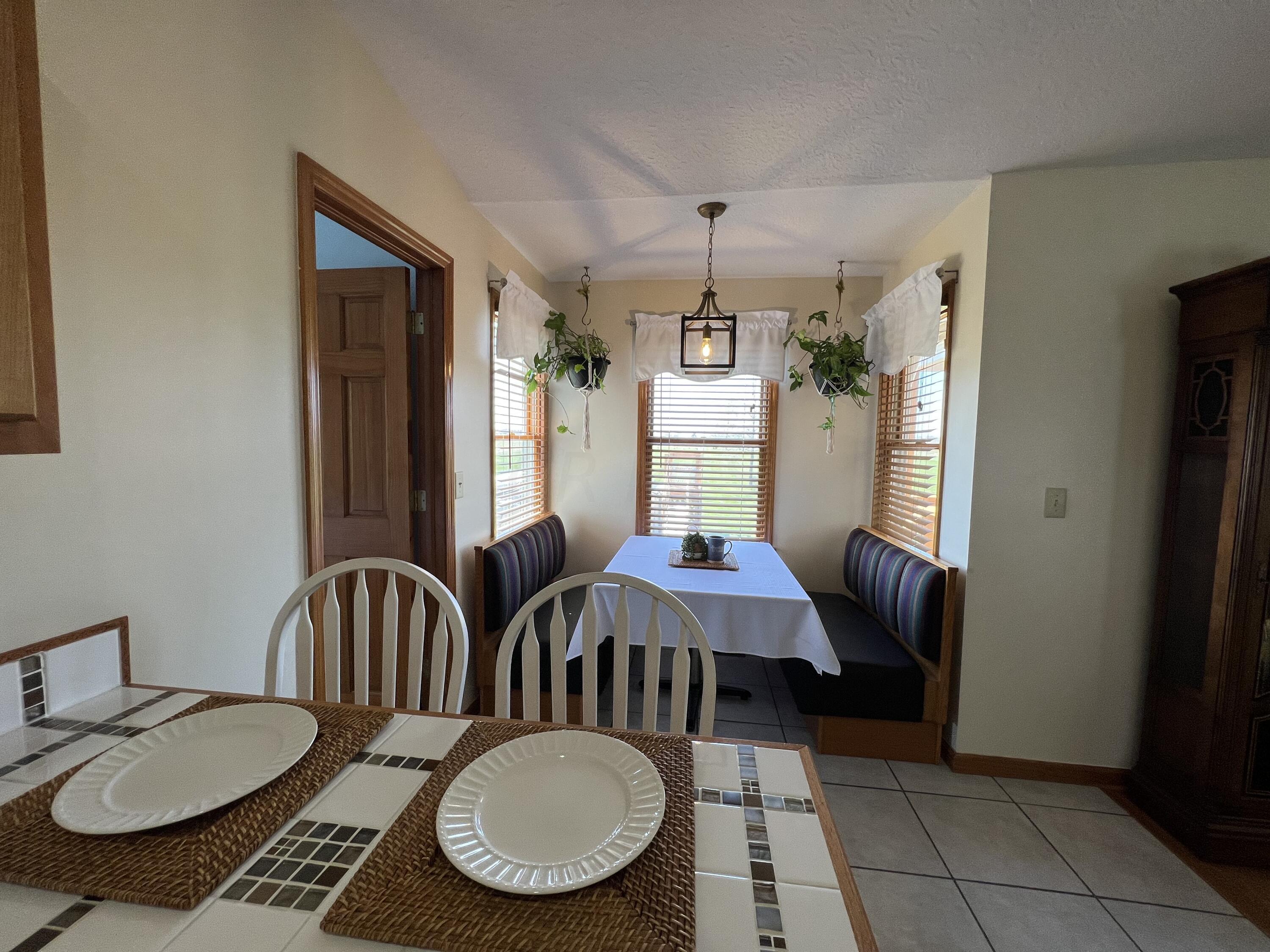 13629 Hoover Road Ashville, OH 43103 - Photo 11 of 25 IMG_3106