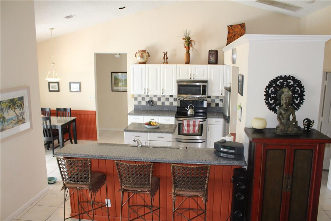 1335 Sabal Lakes Road Delray Beach, FL 33445 - Photo 5 of 16 Kitchen