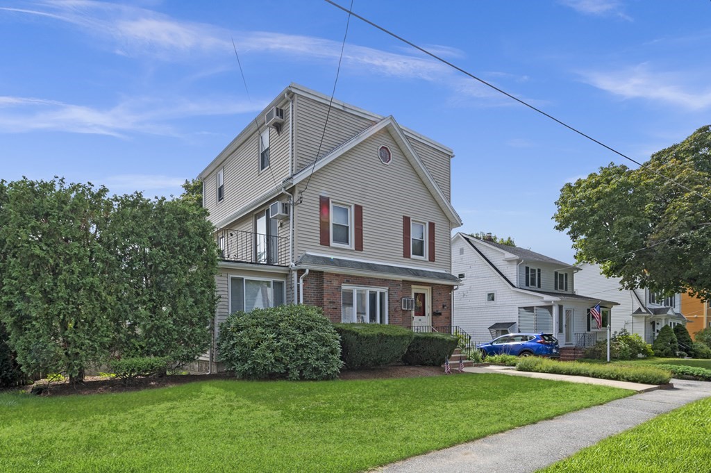 60 Roberts Road Medford, MA 02155 - Photo 3 of 39 Gallery Image 3