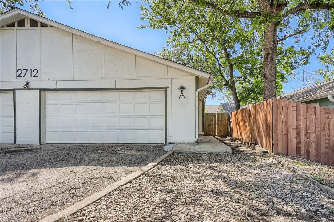 2712 Parker Lane, Unit A Austin, TX 78741 - Photo 12 of 13 a view of a backyard