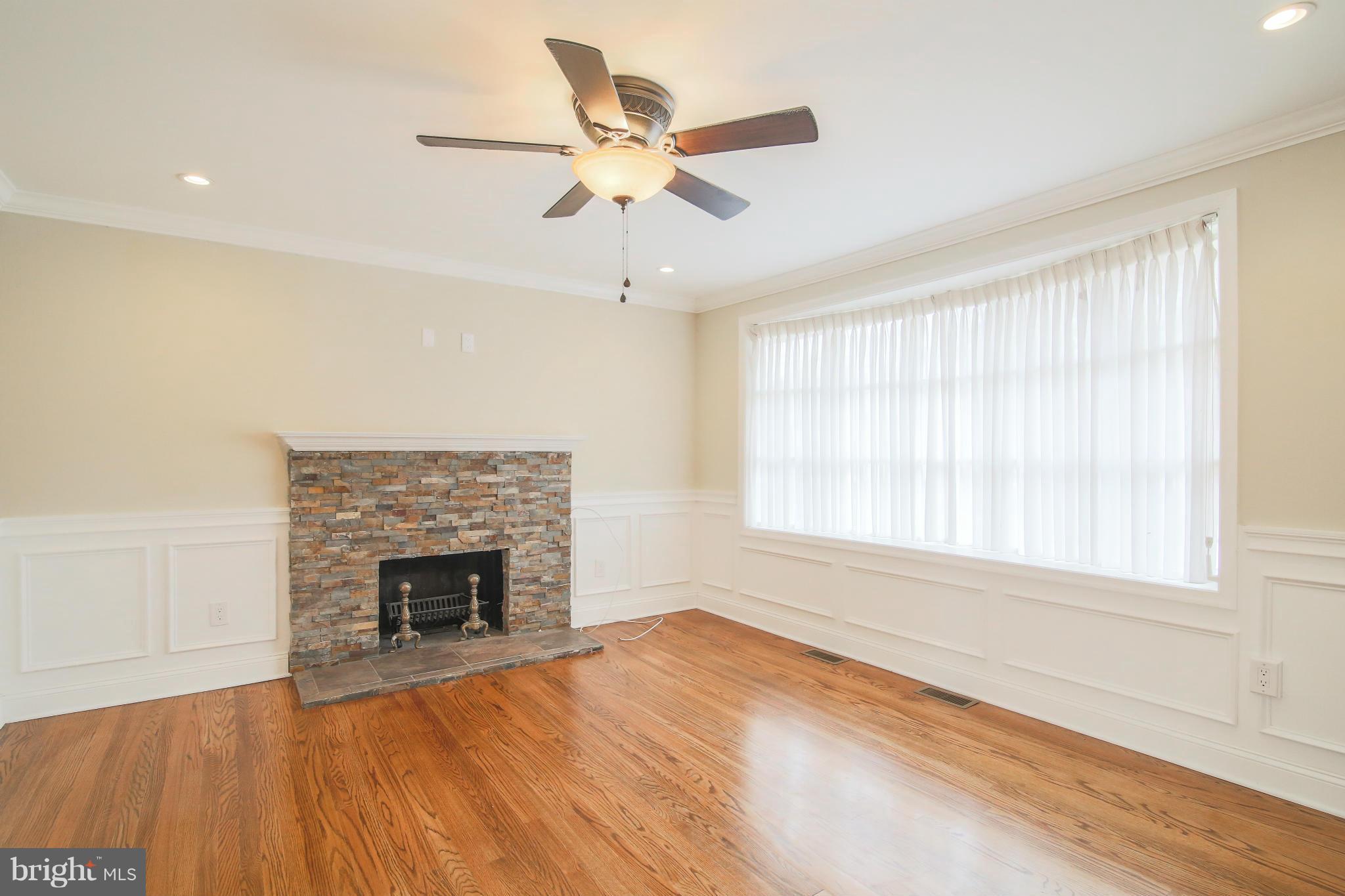 6124 Medora Road Linthicum Heights, MD 21090 - Photo 8 of 29 Living Room