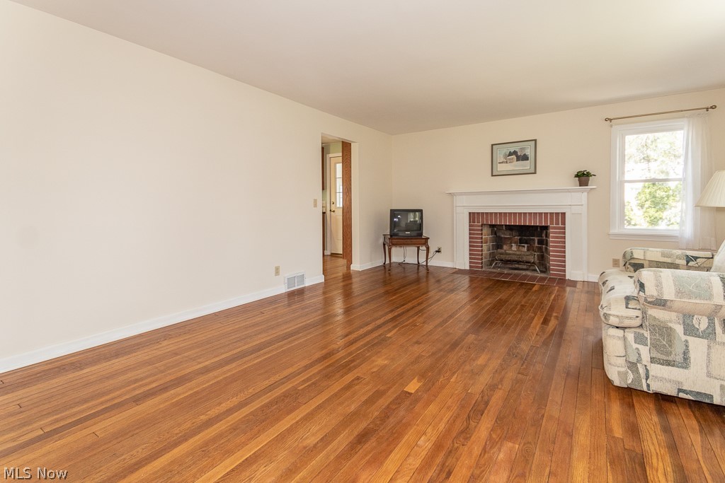 7584 Ruth Street Mentor, OH 44060 - Photo 4 of 35