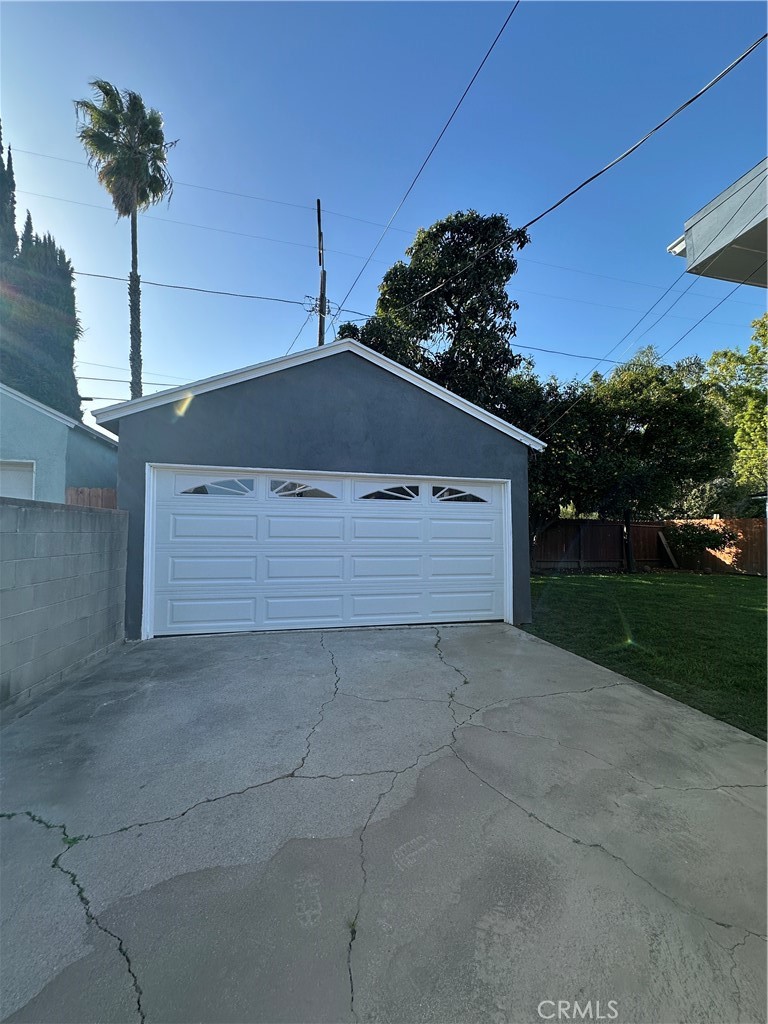 6447 Balcom Avenue Reseda, CA 91335 - Photo 10 of 49 a garage with a sink