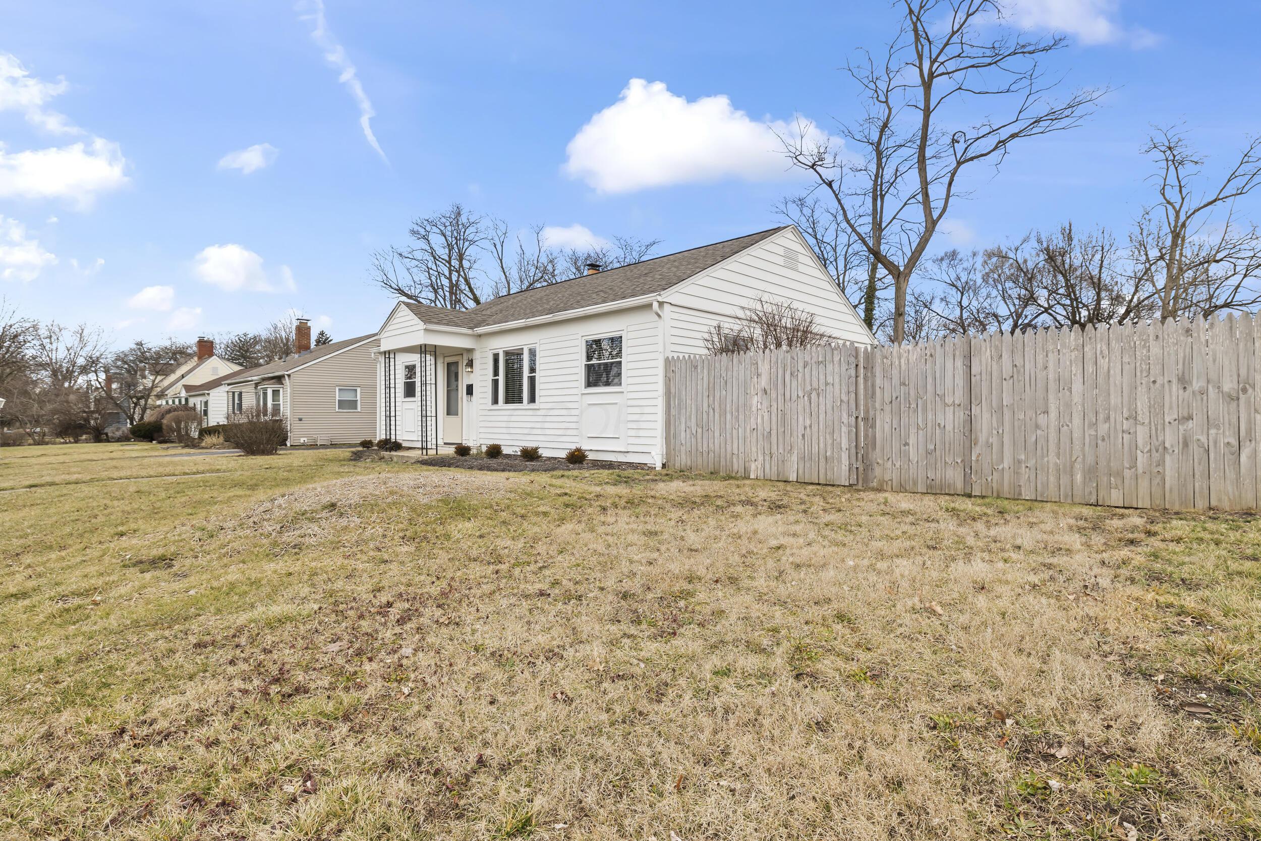 712 Garden Road Columbus, OH 43214 - Photo 26 of 31 03-front