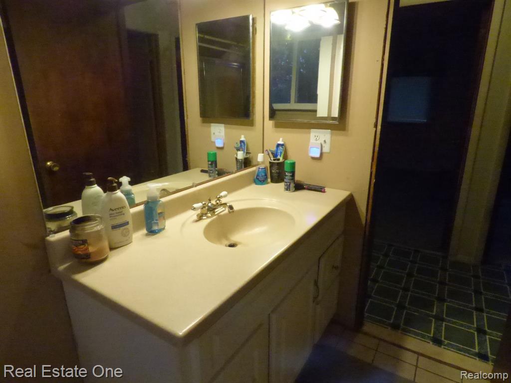 3509 Five Mile Road South Lyon, MI 48178 - Photo 21 of 45 Gallery Image 21