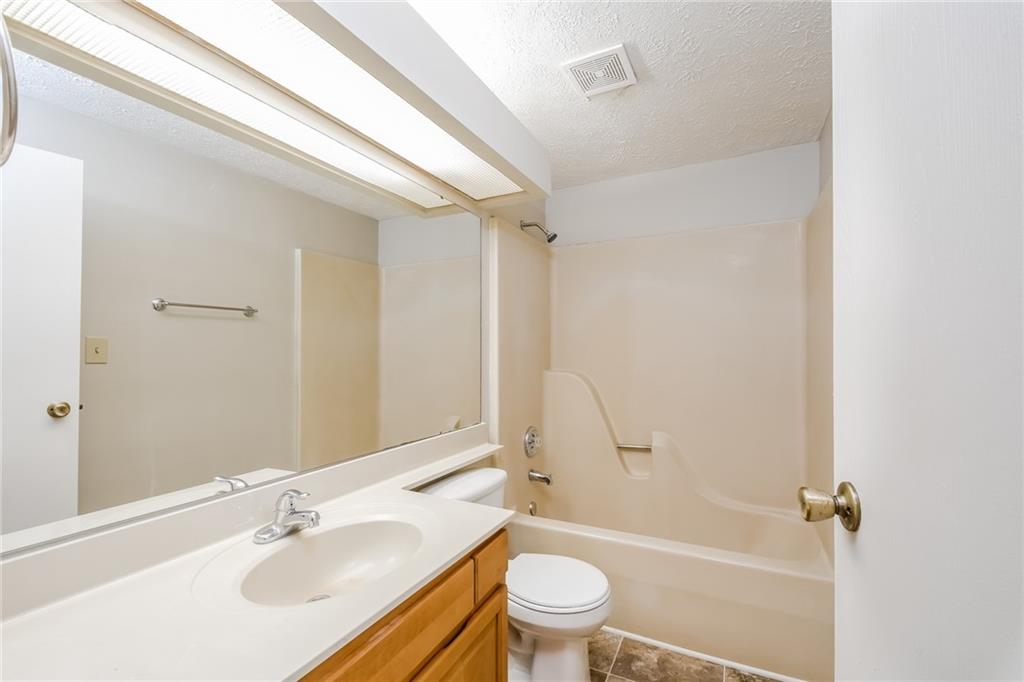 8560 Hague Road Indianapolis, IN 46256 - Photo 13 of 15 Gallery Image 13