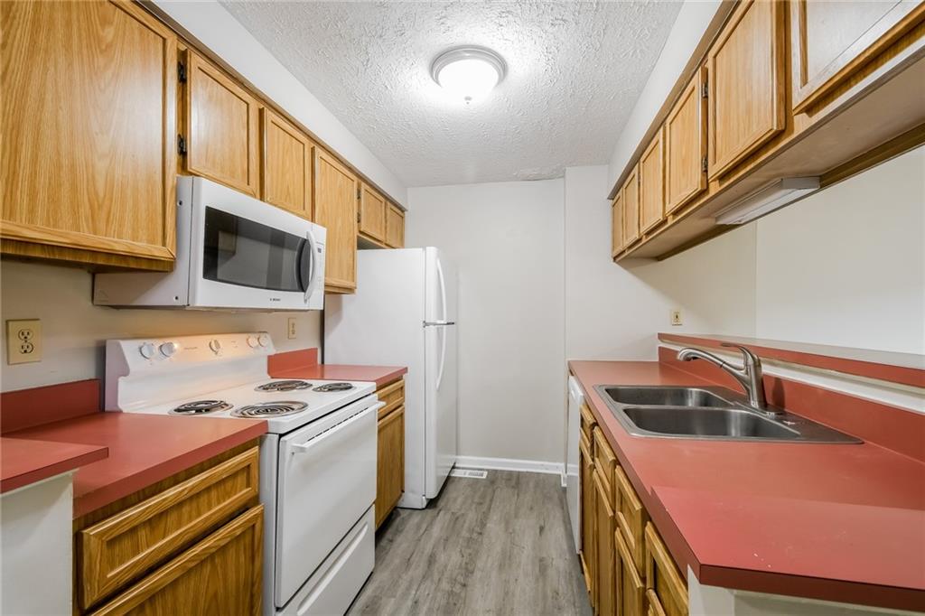 8560 Hague Road Indianapolis, IN 46256 - Photo 8 of 15 Gallery Image 8