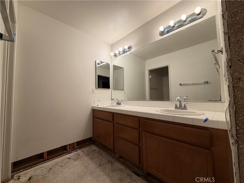 801 Aria Road Hemet, CA 92543 - Photo 15 of 21
