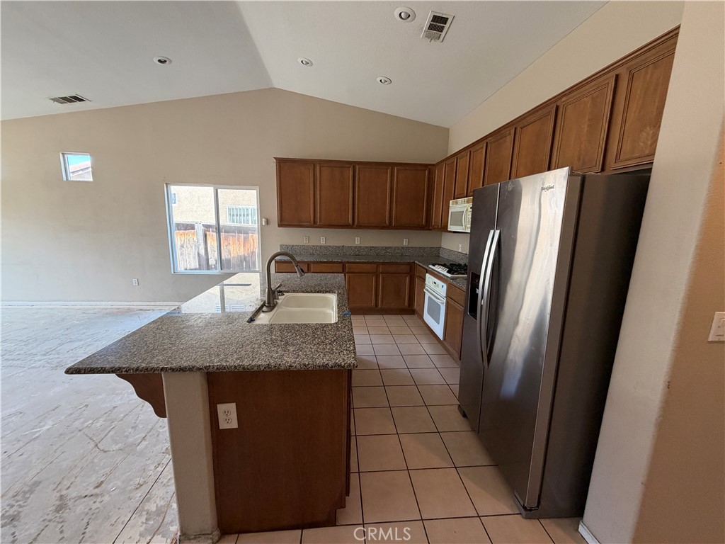 801 Aria Road Hemet, CA 92543 - Photo 4 of 21
