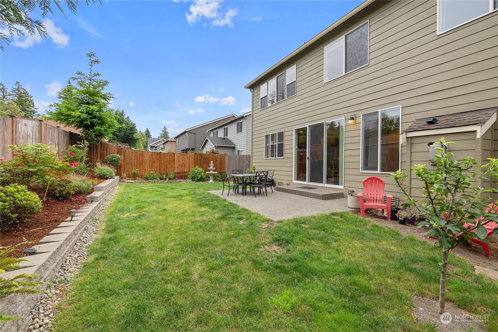 16224 Southeast 138th Place Renton, WA 98059 - Photo 34 of 40 a front view of a house with a yard