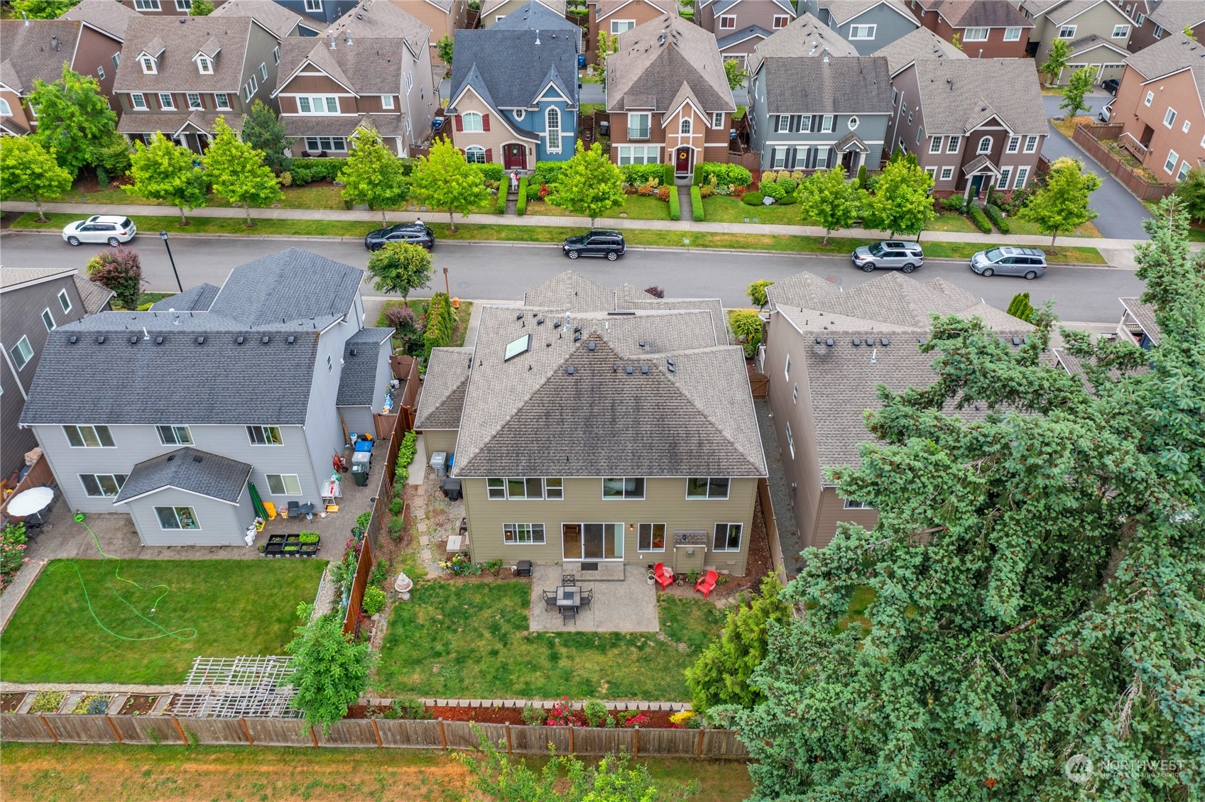 16224 Southeast 138th Place Renton, WA 98059 - Photo 37 of 40 an aerial view of a house with a garden and lake view
