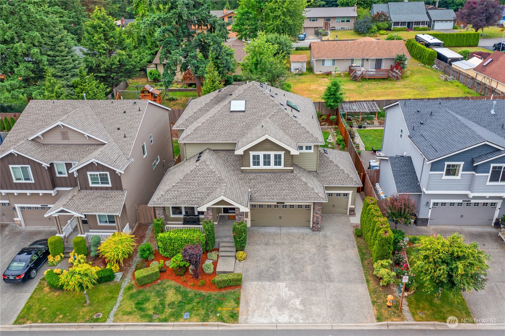 16224 Southeast 138th Place Renton, WA 98059 - Photo 38 of 40 an aerial view of a house with a garden and plants