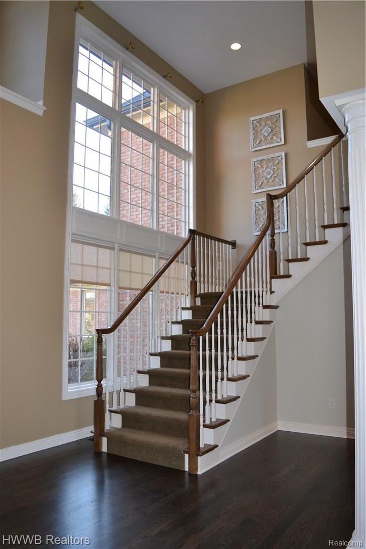 4742 Goodison Pl Drive Rochester, MI 48306 - Photo 25 of 50 25 - Main Staircase.JPG