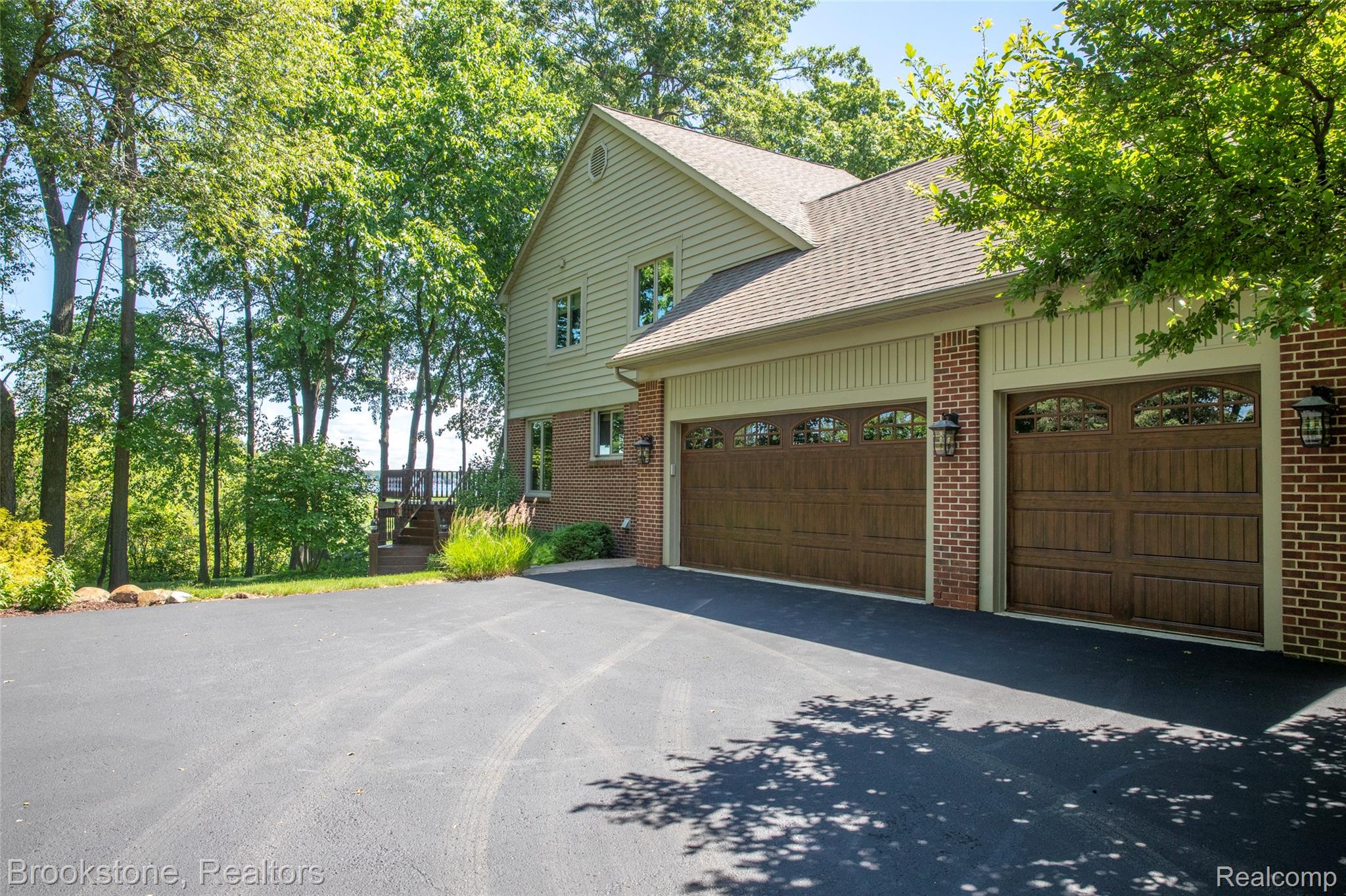 12170 Shaffer Road Davisburg, MI 48350 - Photo 5 of 55 12170 Shaffer-9660.jpg