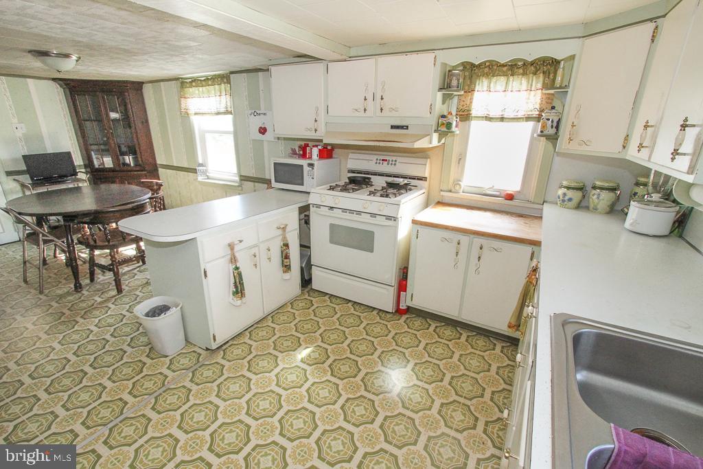 68 Passmore Road Bechtelsville, PA 19505 - Photo 9 of 45