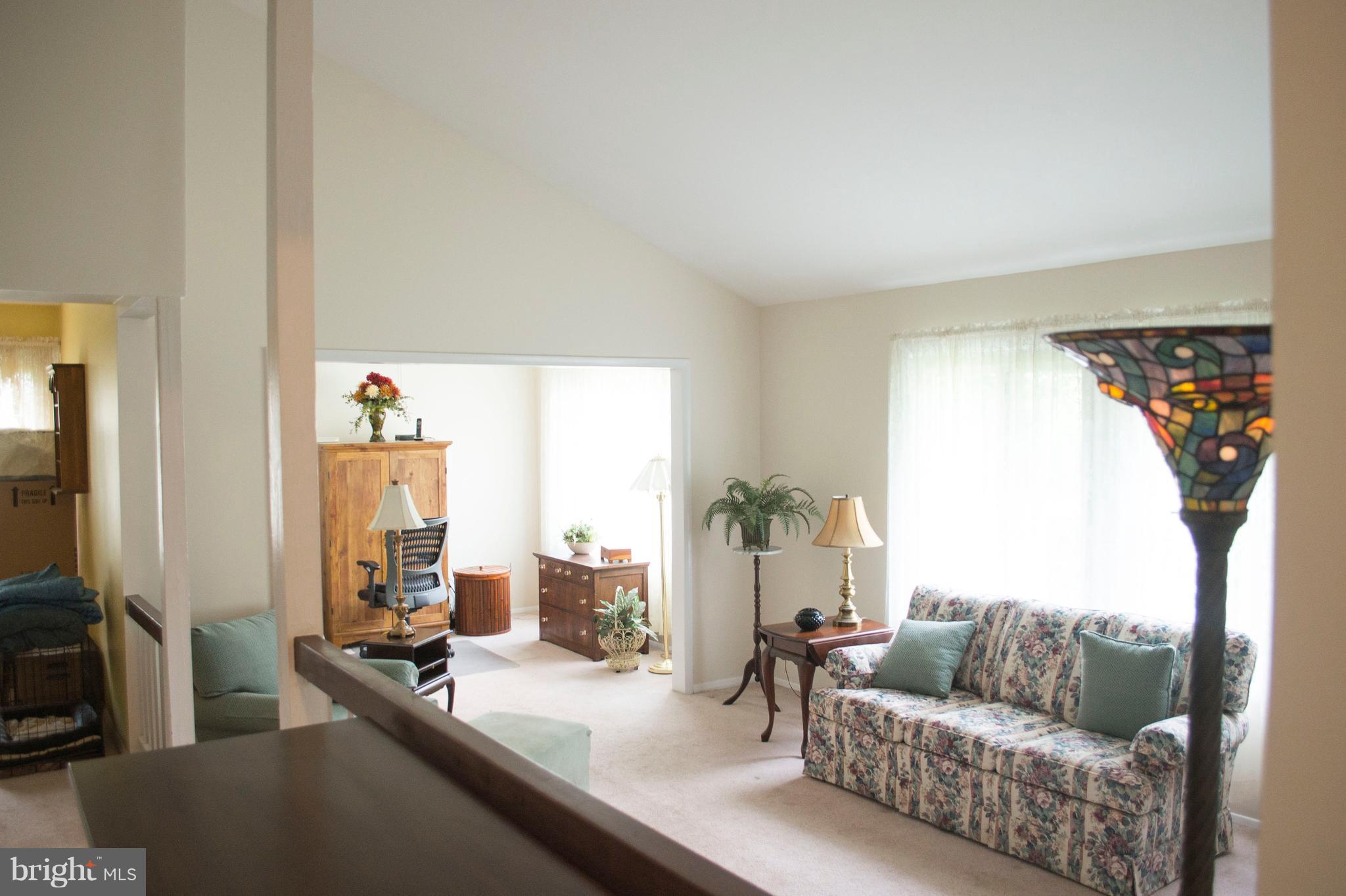 1 Greencastle Road Sterling, VA 20164 - Photo 2 of 29 Living Room