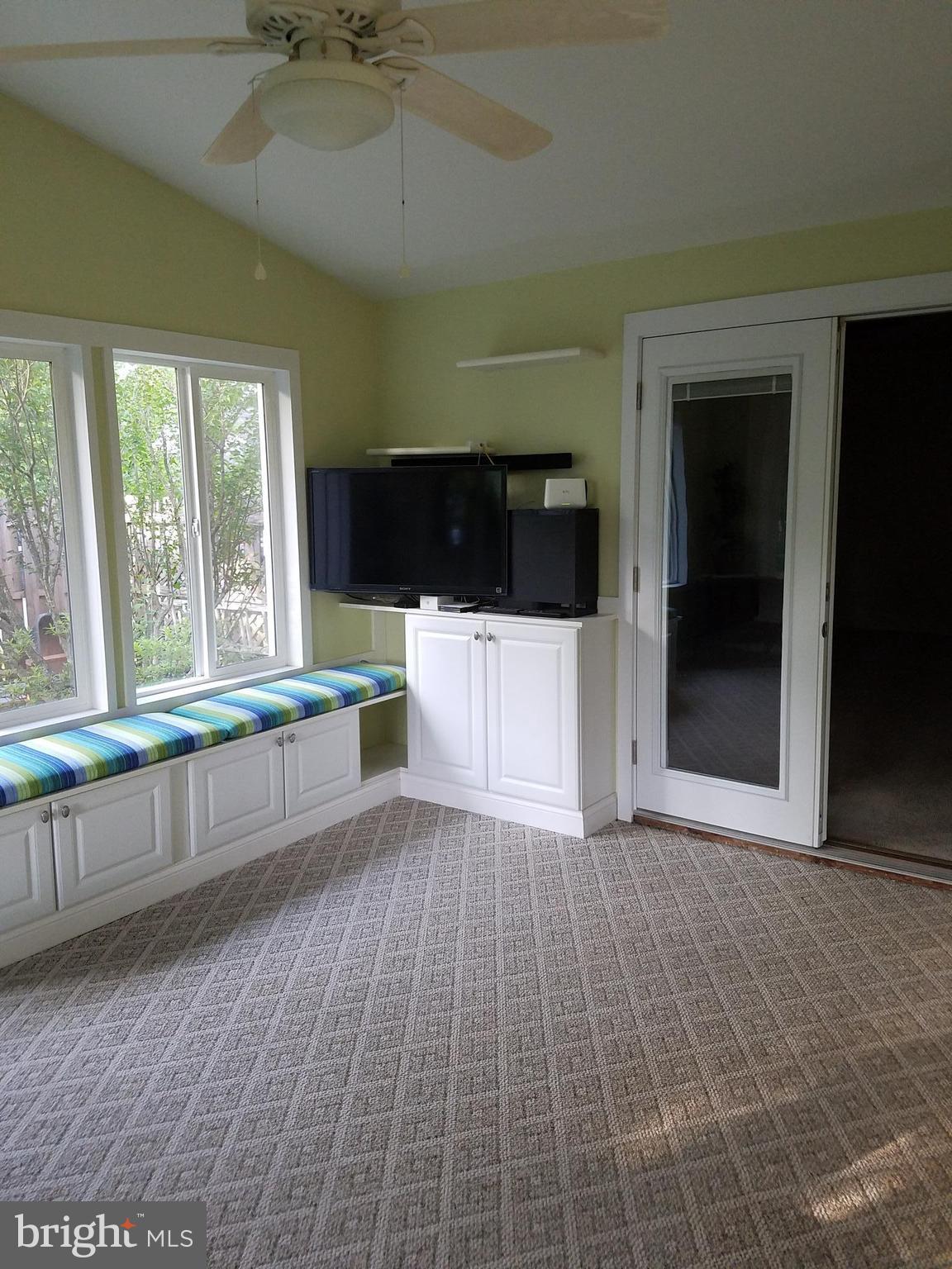 1 Greencastle Road Sterling, VA 20164 - Photo 11 of 29 Enclosed Porch (TV conveys)
