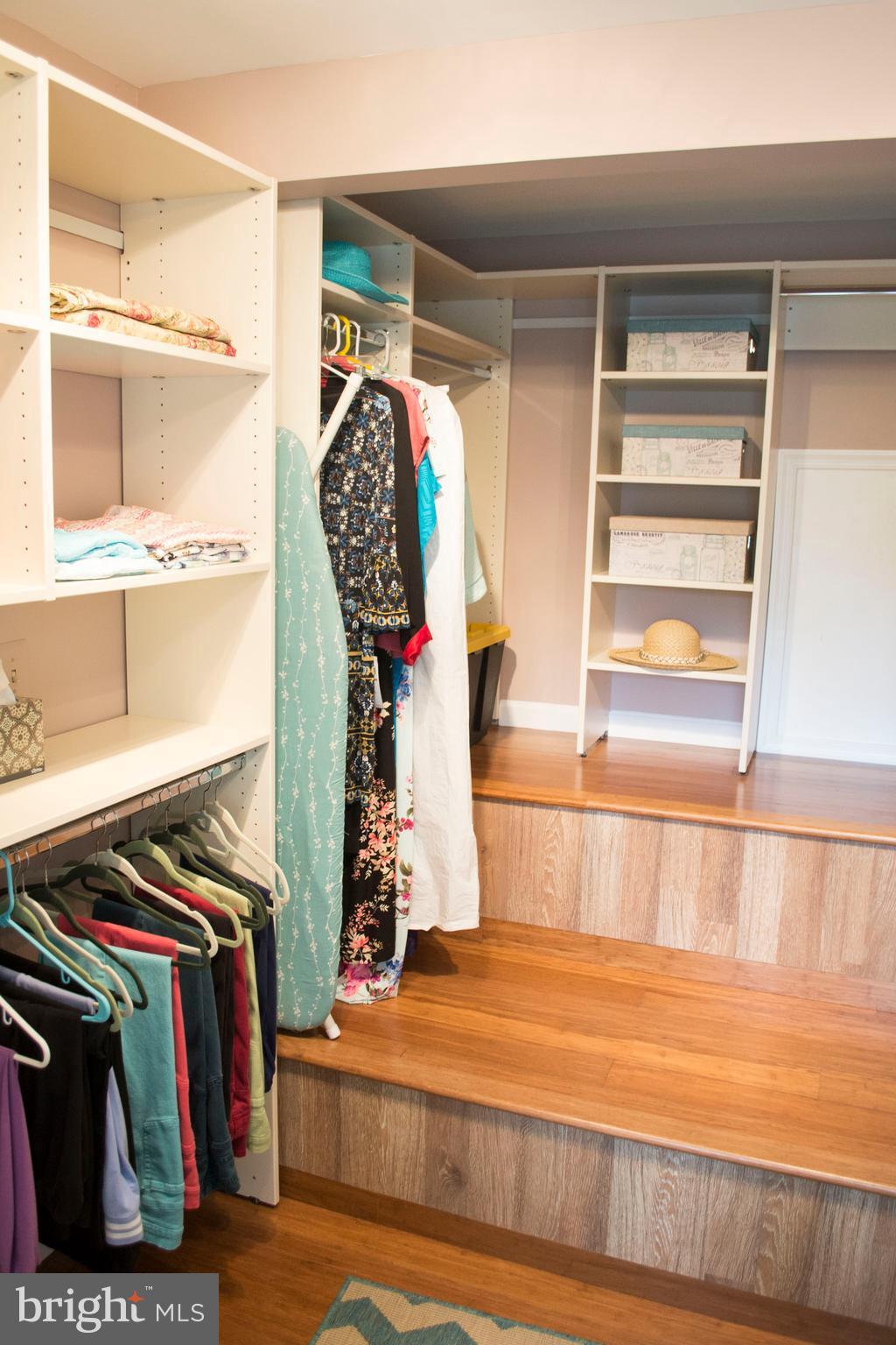 1 Greencastle Road Sterling, VA 20164 - Photo 16 of 29 Huge walking closet
