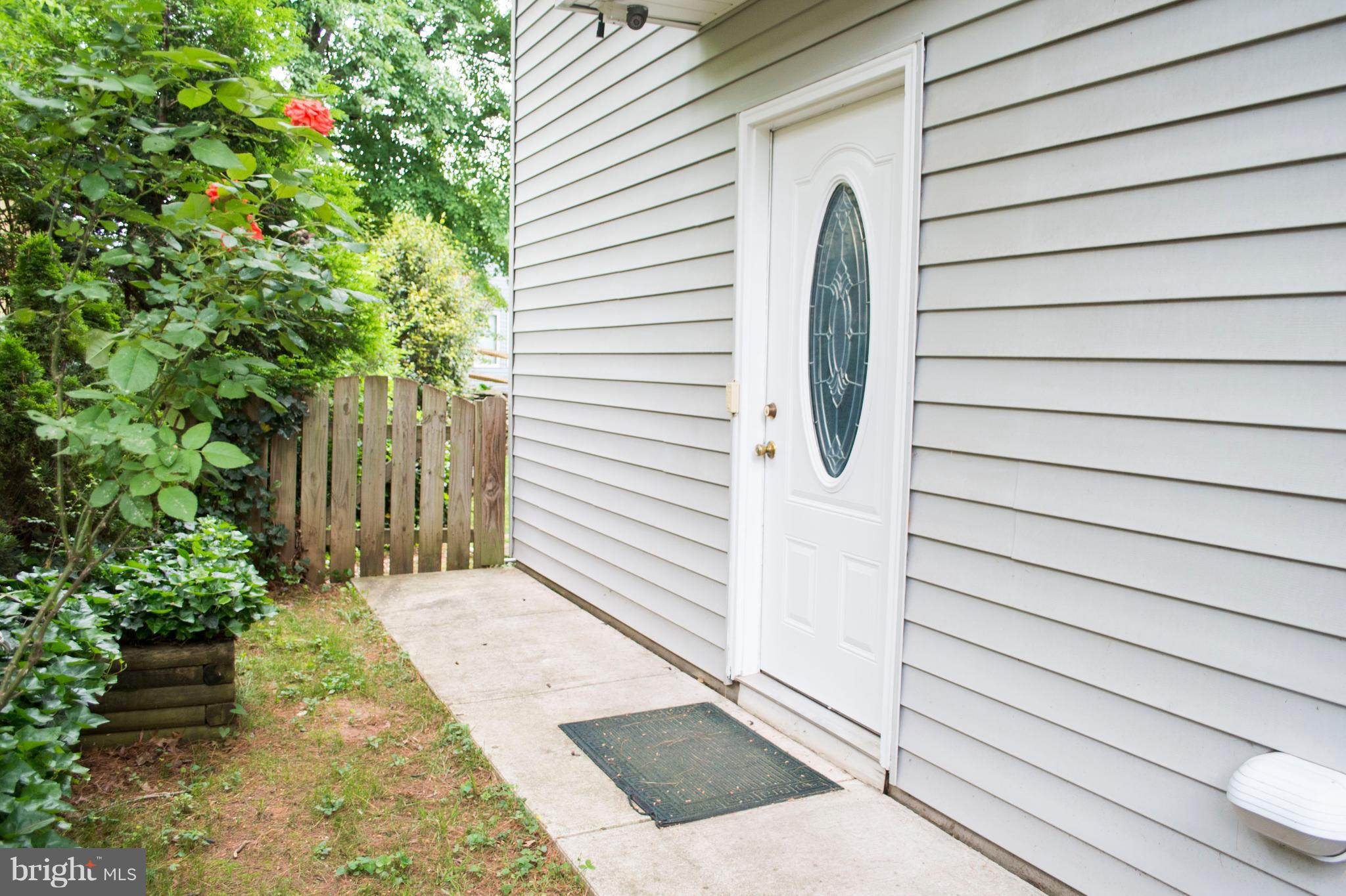 1 Greencastle Road Sterling, VA 20164 - Photo 22 of 29 In-Law-Private entrance