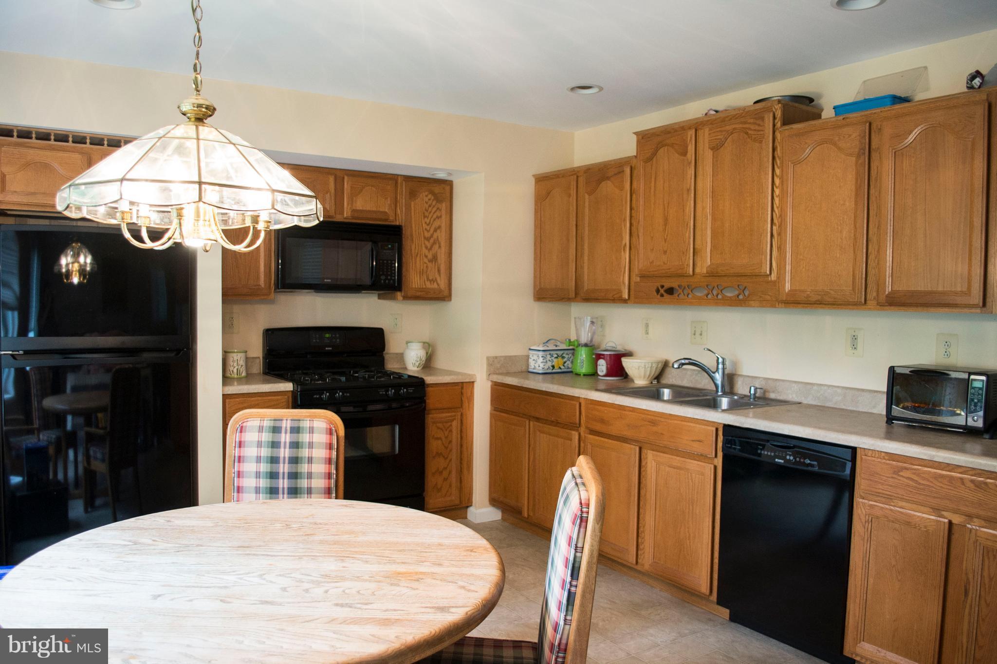 1 Greencastle Road Sterling, VA 20164 - Photo 24 of 29 In-Law Kitchen
