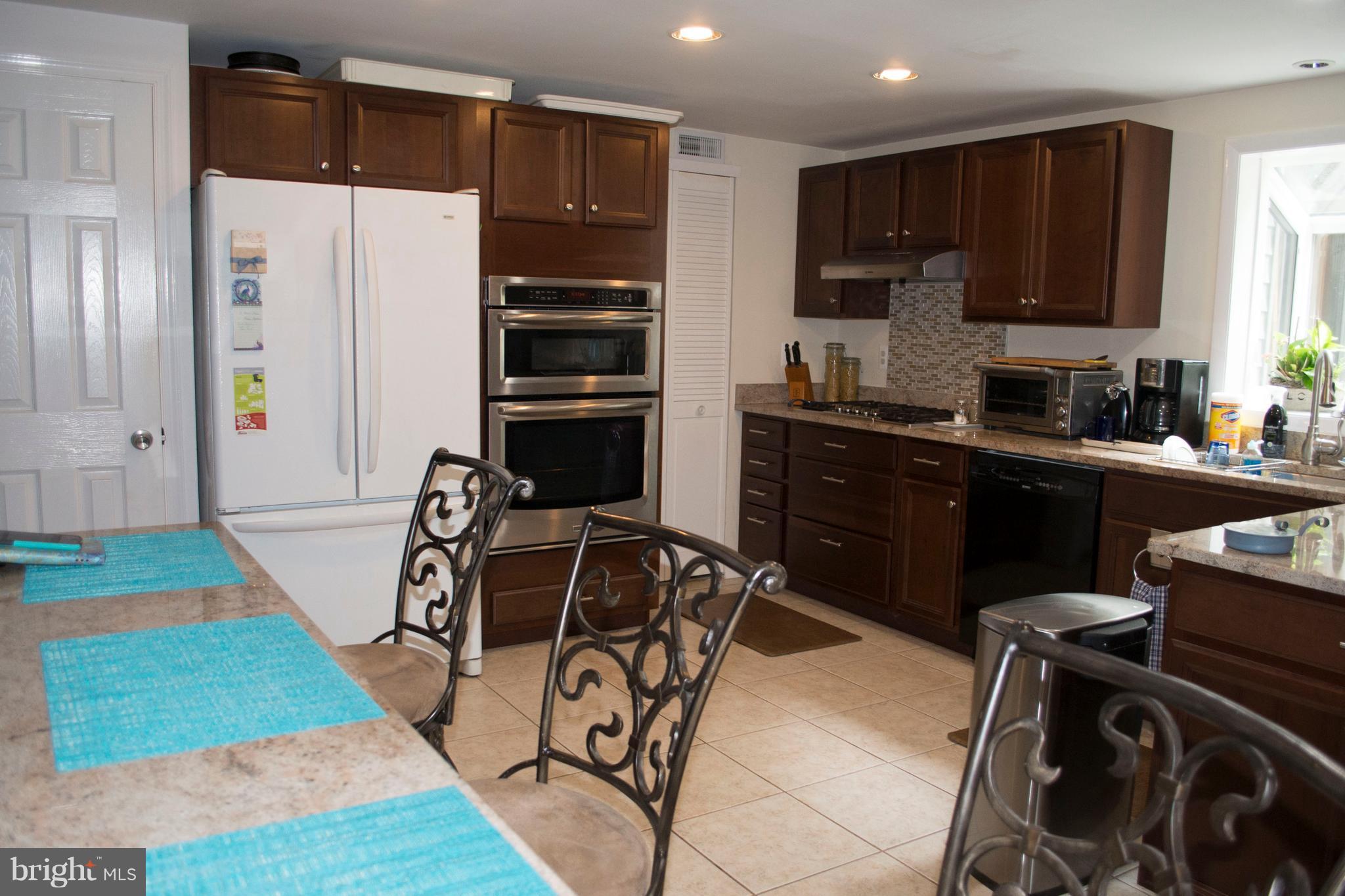 1 Greencastle Road Sterling, VA 20164 - Photo 8 of 29 Kitchen