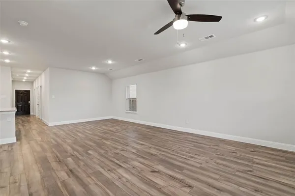 $2,000 | 220 Fire Rock Drive, Royse City, TX 75189