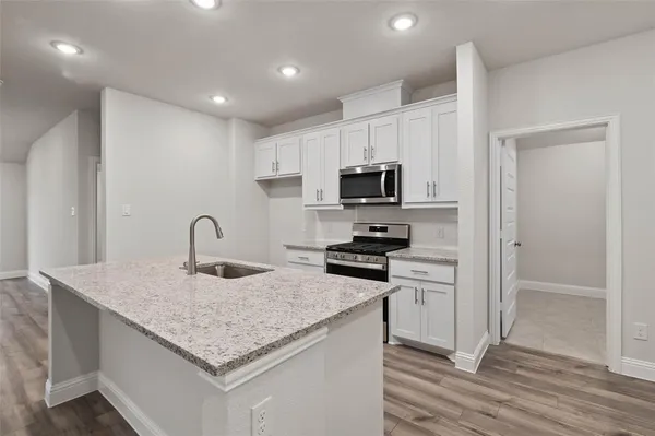 $2,000 | 220 Fire Rock Drive, Royse City, TX 75189