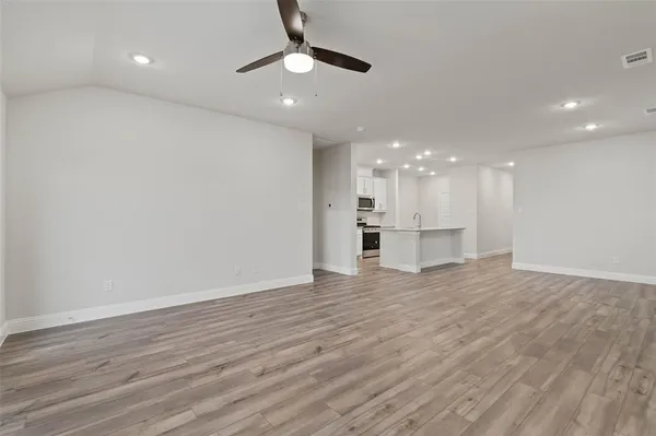 $2,000 | 220 Fire Rock Drive, Royse City, TX 75189