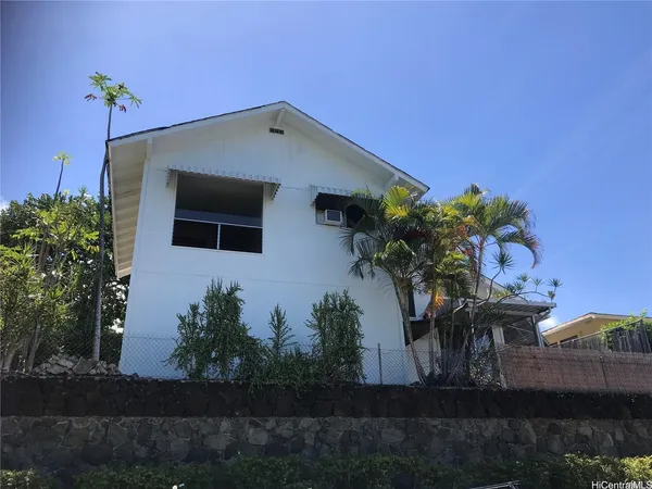 $1,950 | 2140 Mauna Place, Unit A, Honolulu, HI 96822